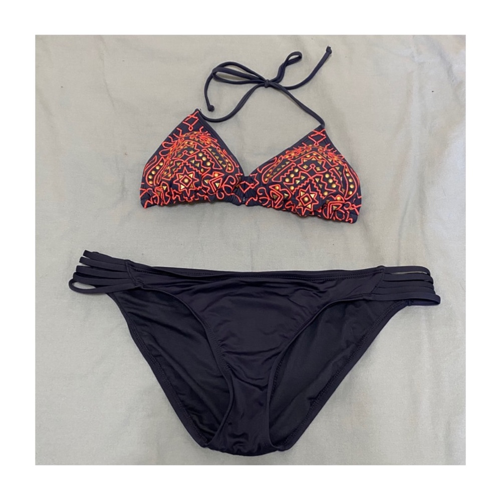 Threaded Artwork Bikini